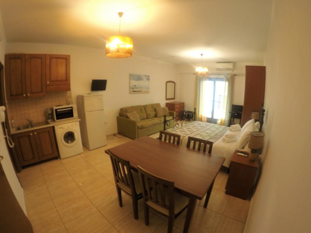 Kallisti Apartments Скиатос Экстерьер фото