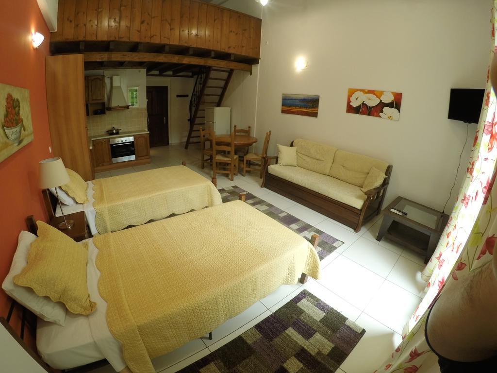 Kallisti Apartments Скиатос Экстерьер фото